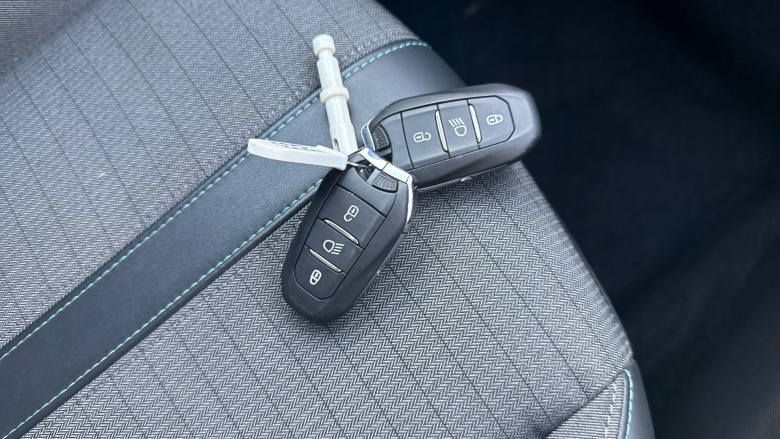 Peugeot 2008 1.2 PureTech Allure Premium+ 5dr Petrol Estate